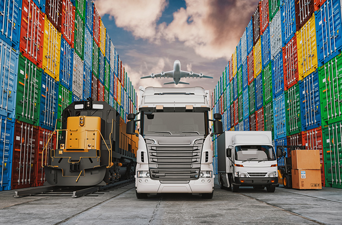 Green logistics vs. Traditional logistics